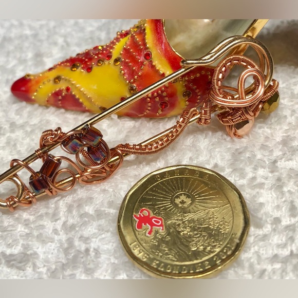 Gorgeous kilt pin brooch with beads and stone -artisan made - Picture 8 of 10